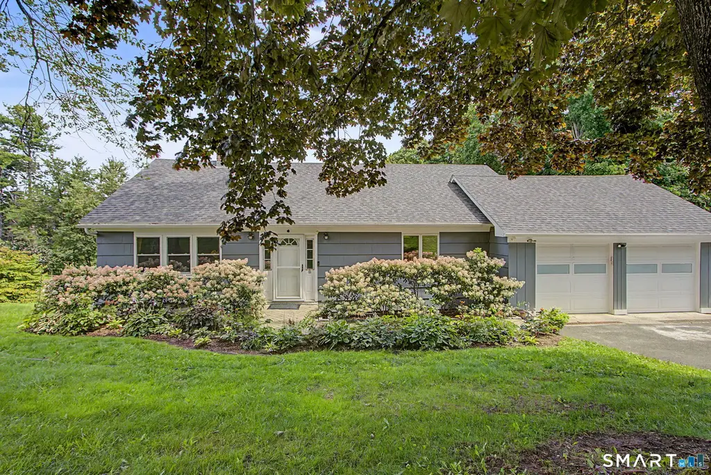 19 Governors Lane, Bethel