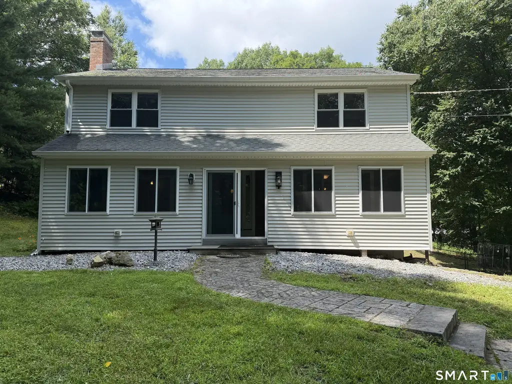 122 Standard Avenue, Winchester