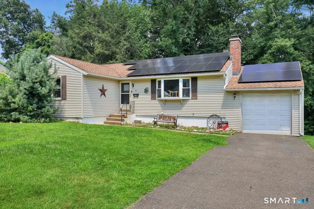 45 Hilltop Road, Naugatuck