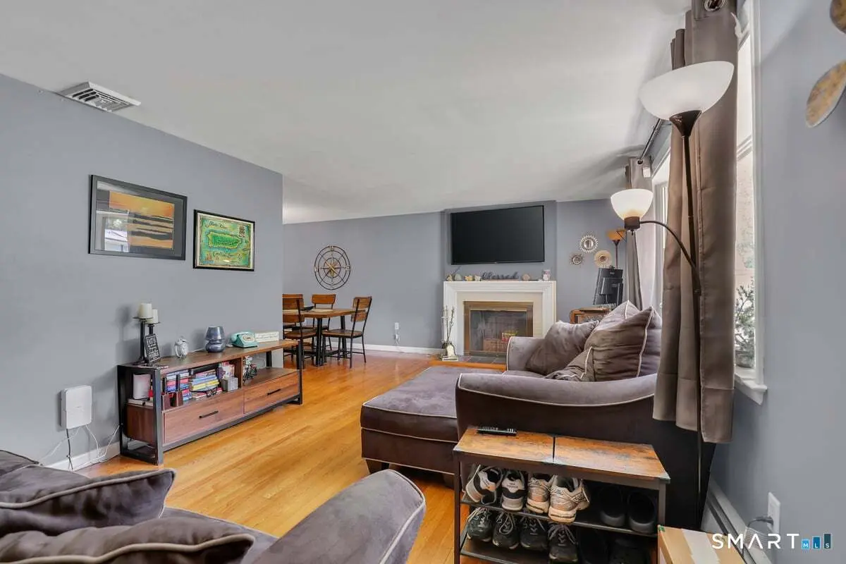 45 Hilltop Road, Naugatuck