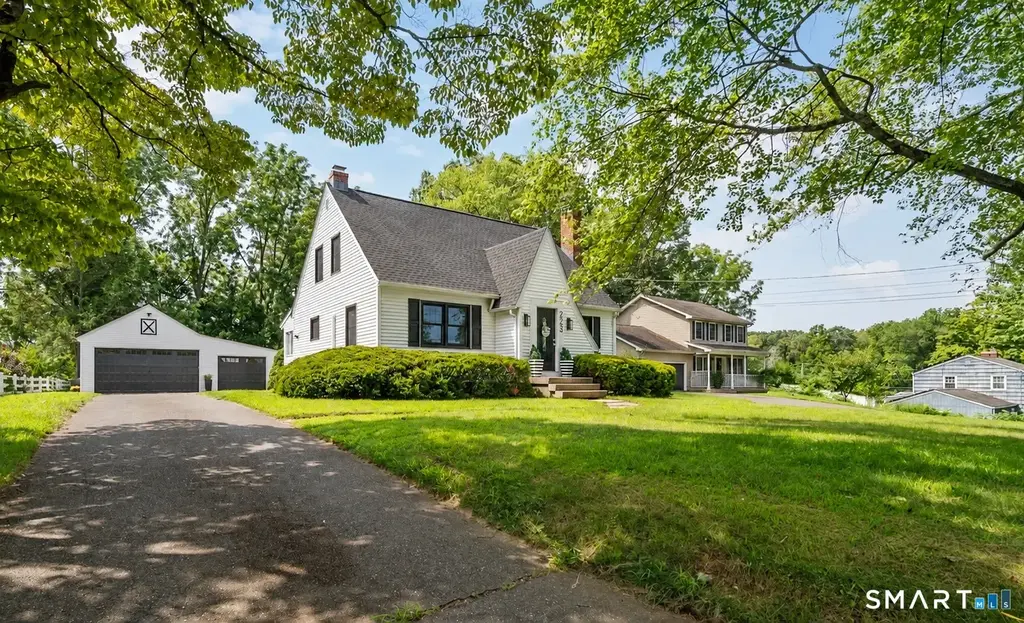 223 North Street, Windsor Locks