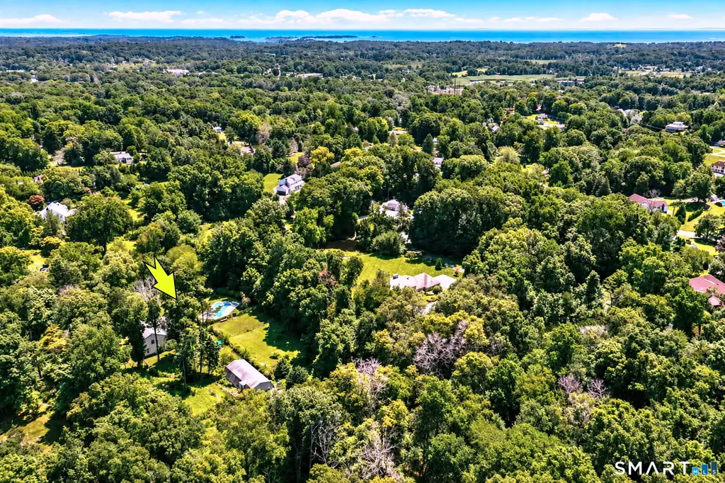 174 Mill Plain Road, Branford