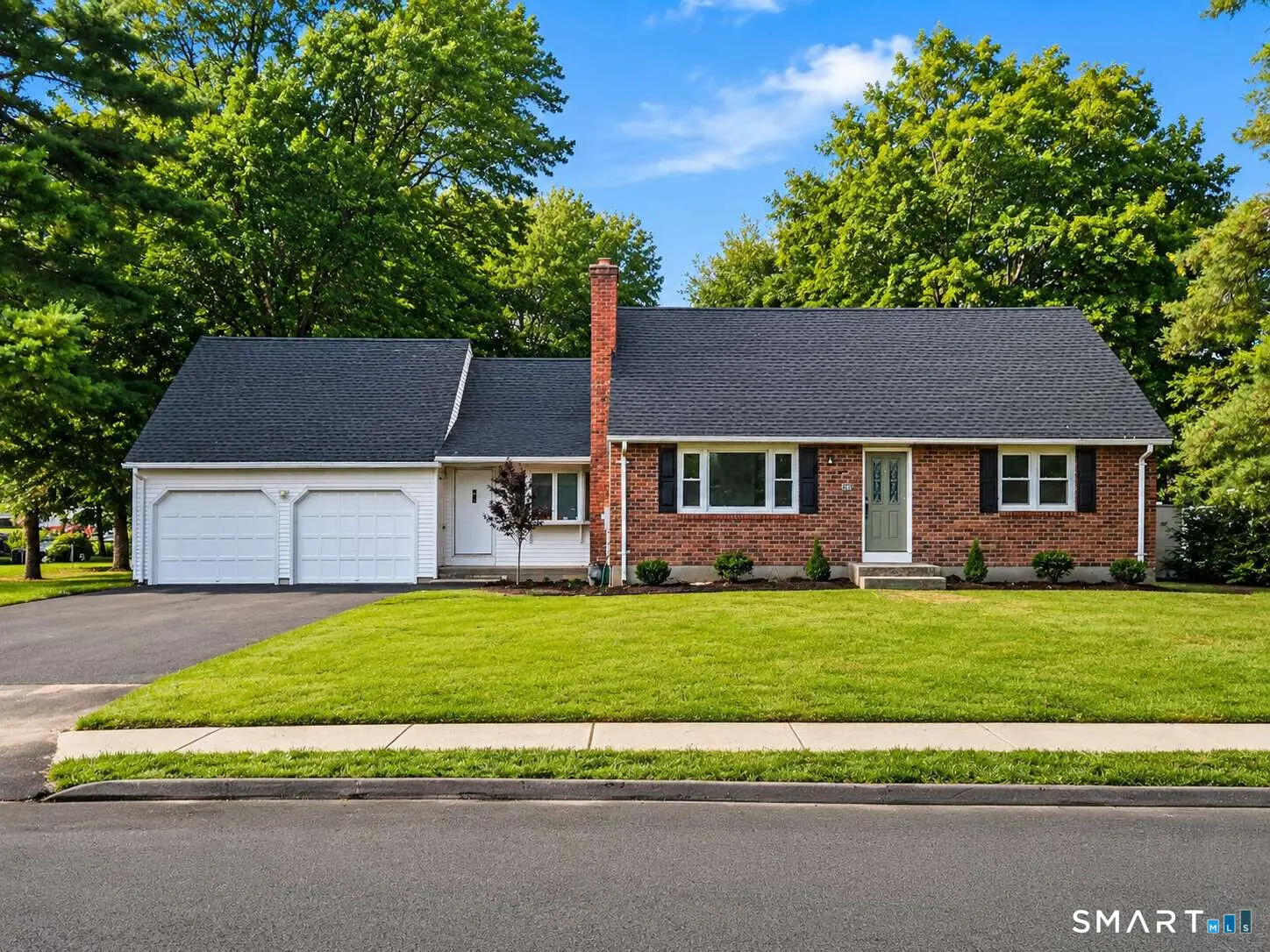 32 Simon Road, Enfield