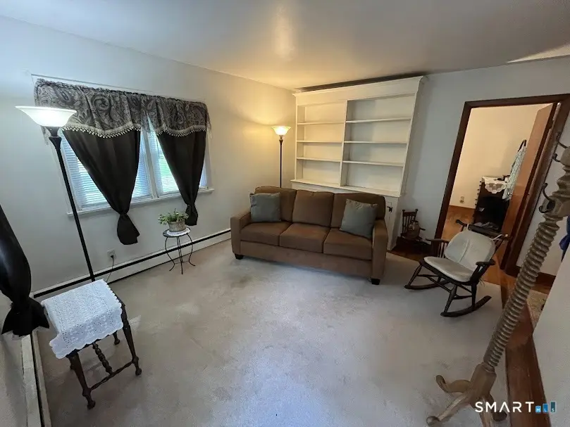 48 White Oak Road B, Woodbury
