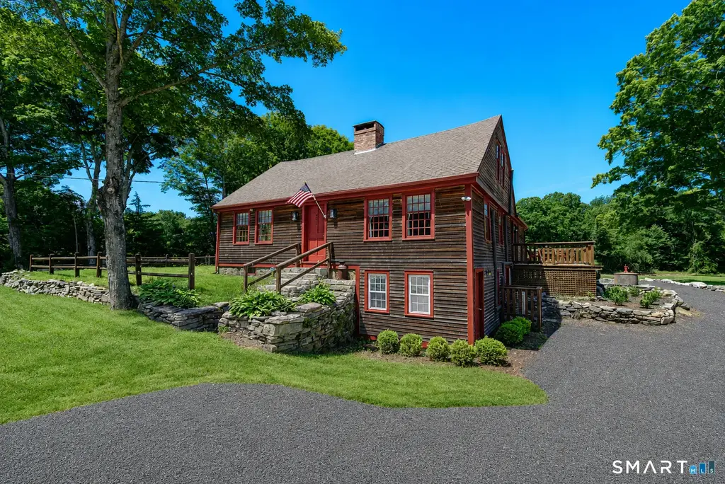 291 Cossaduck Hill Road, North Stonington