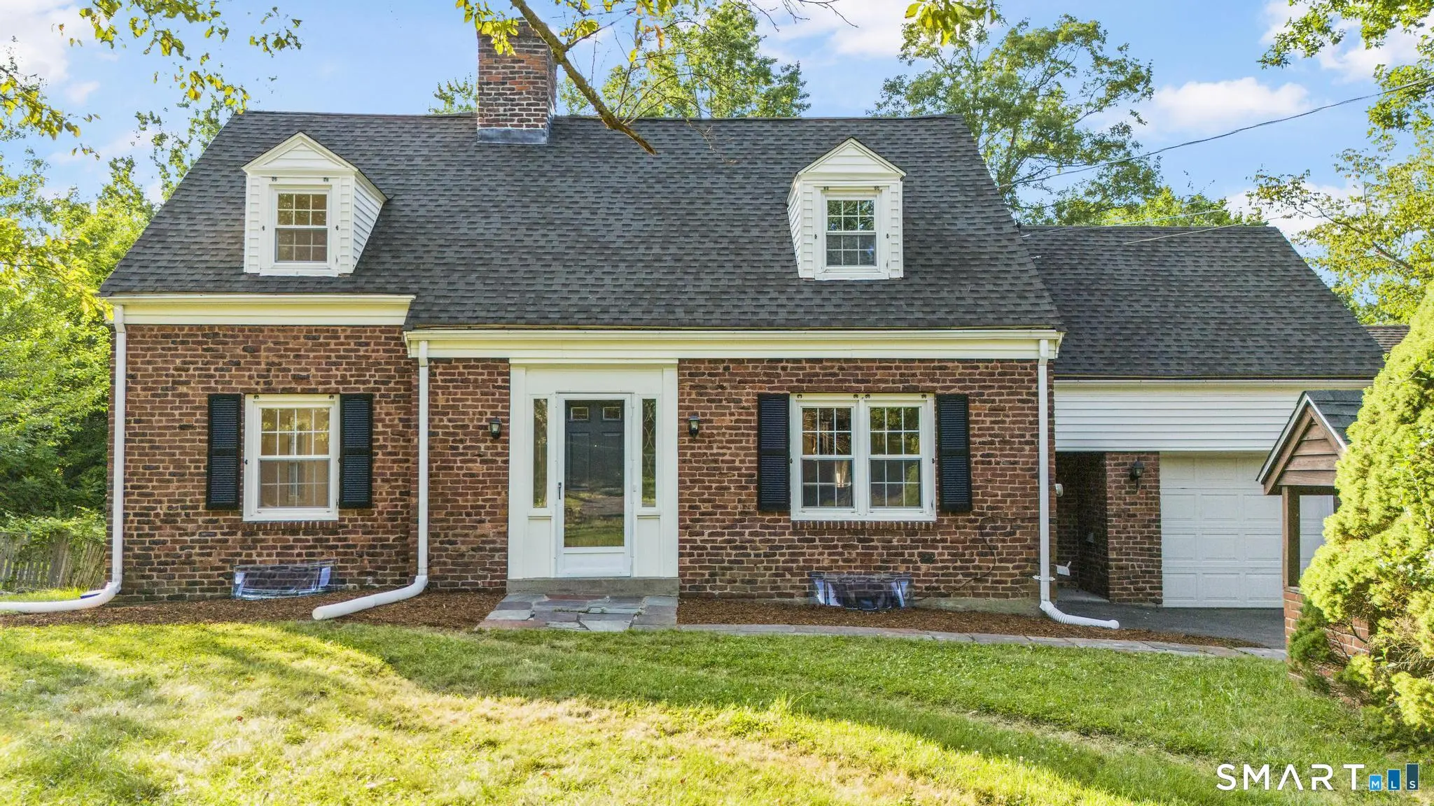 282 Tunxis Road, West Hartford