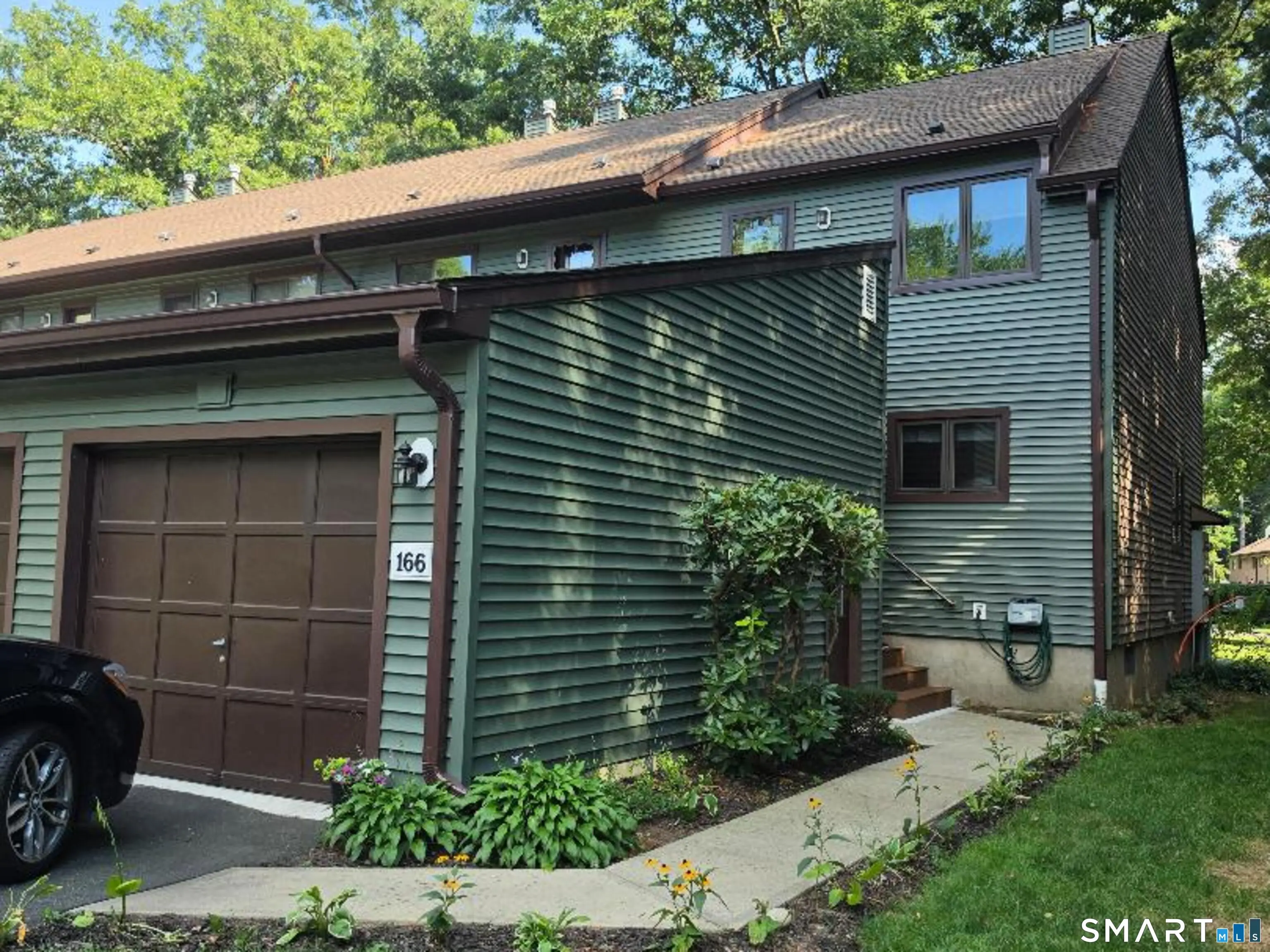 166 Wynwood Drive 166, Enfield