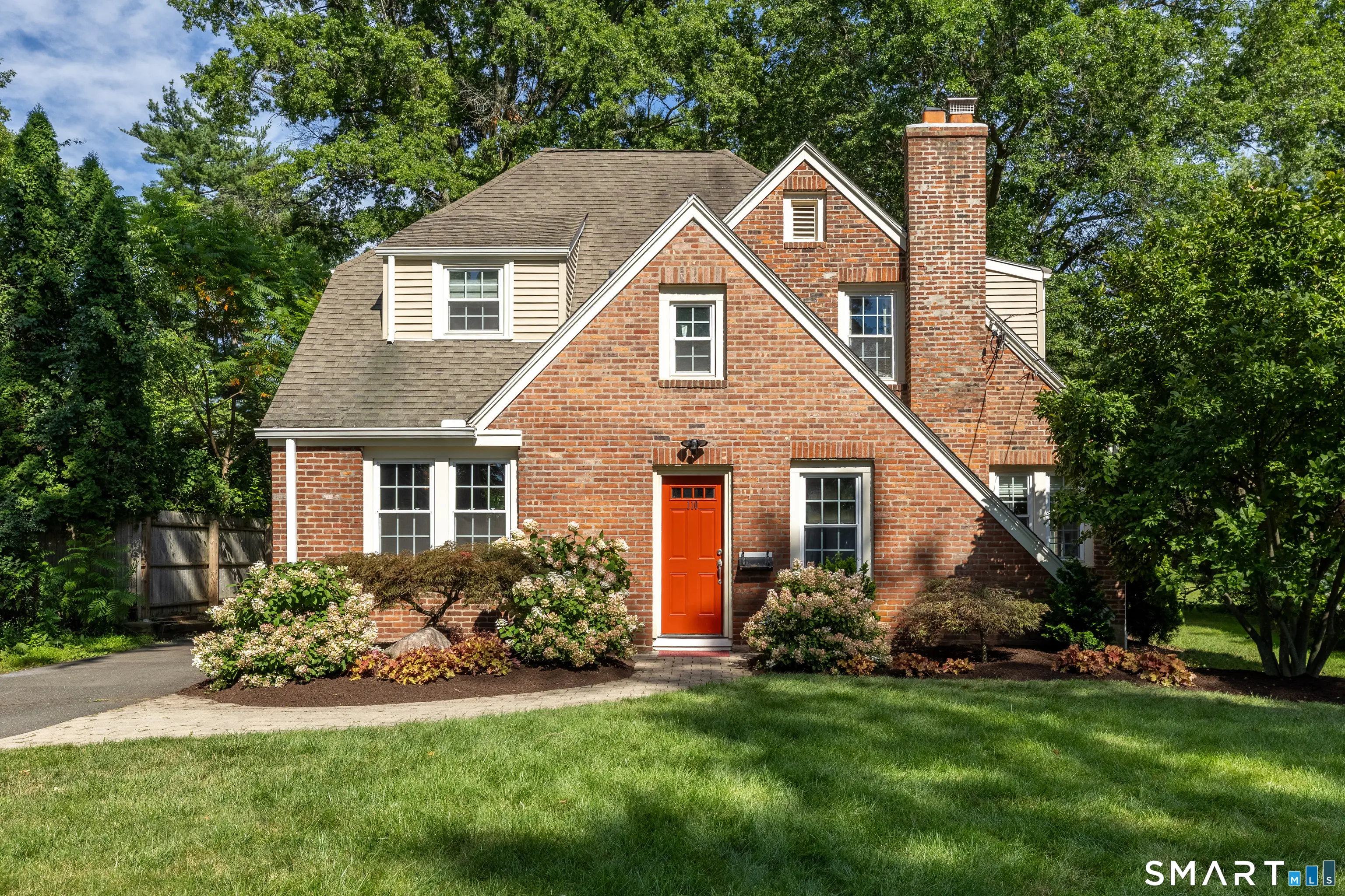 110 Foxcroft Road, West Hartford