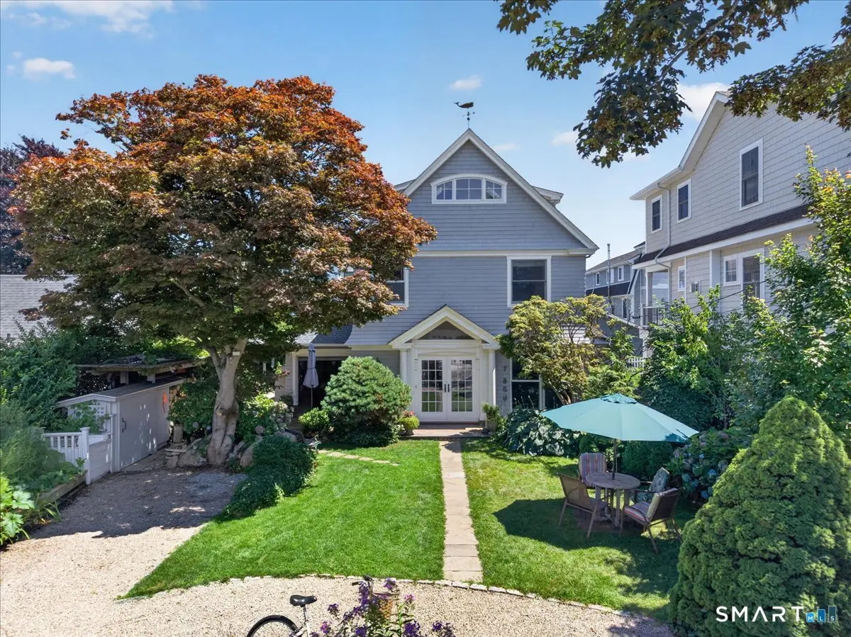 7 Middlefield Street, Groton