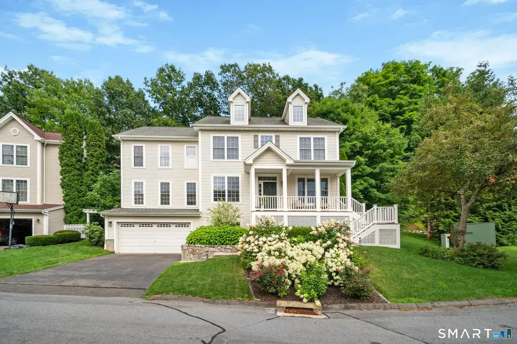 25 Independence Circle 25, Southbury