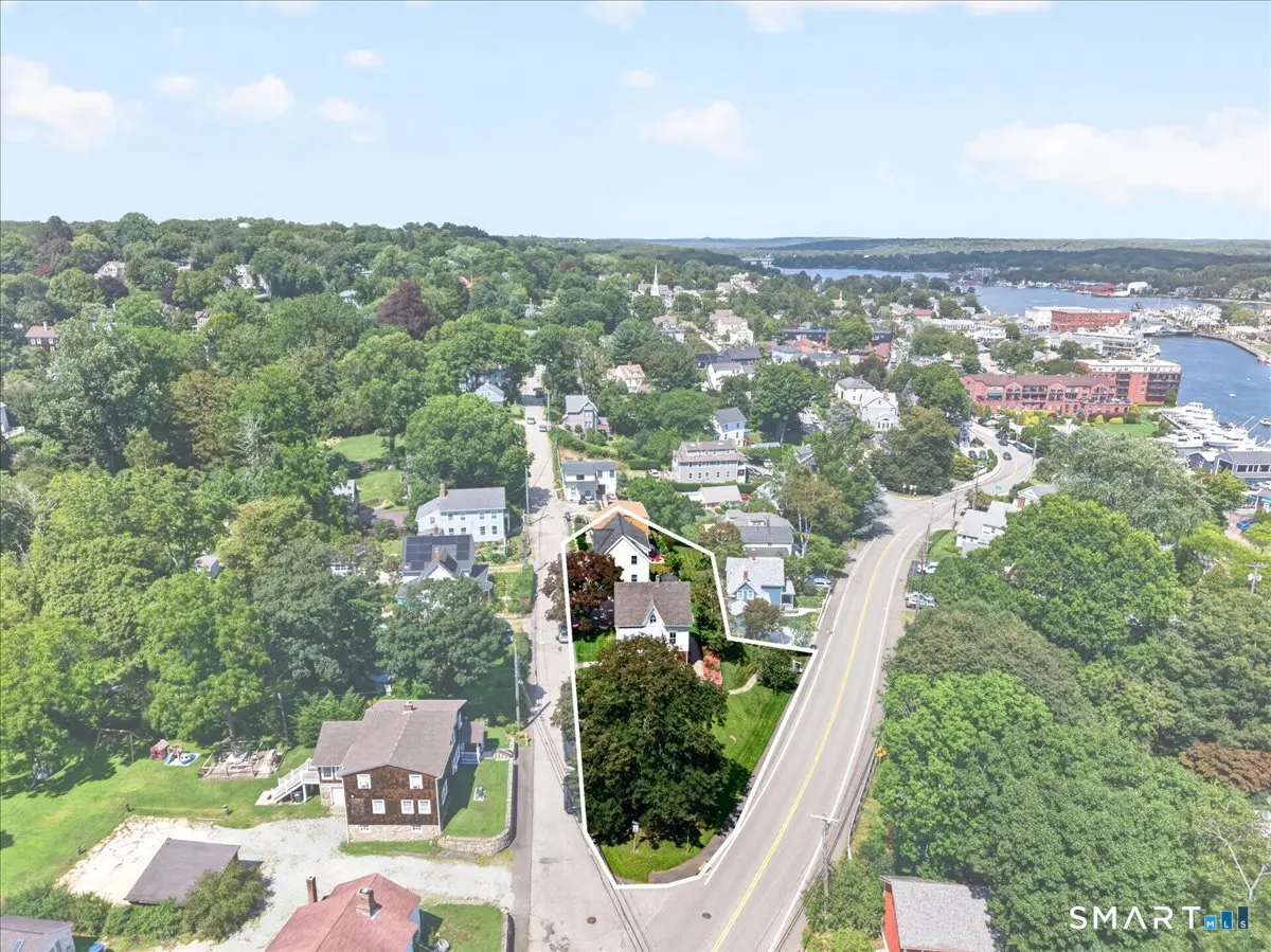 2 Ashby Street, Groton