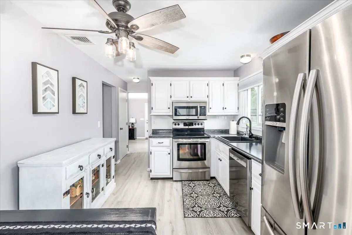 13 Far Horizons Drive, Bethel