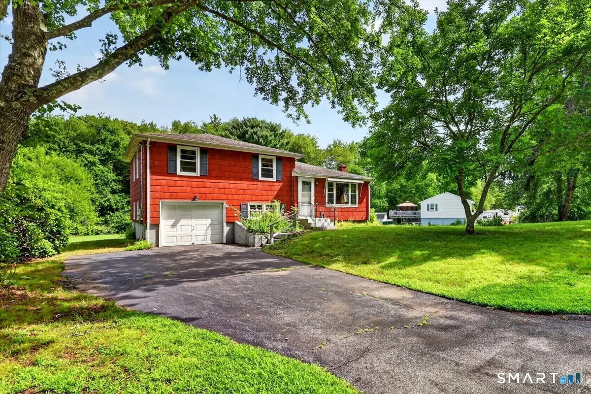 6 Sunset Avenue, Ledyard