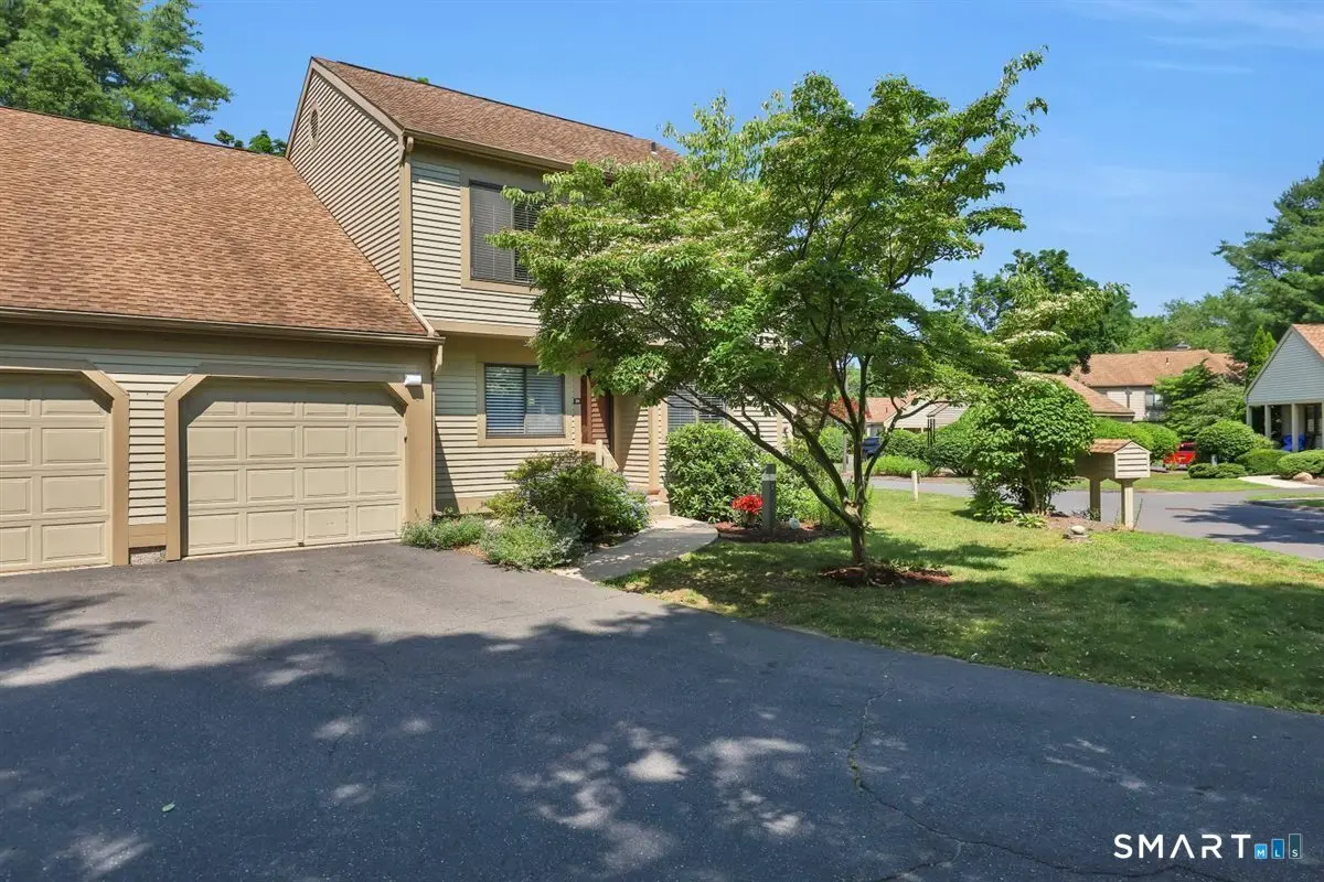 26 Ashford Drive 26, Avon