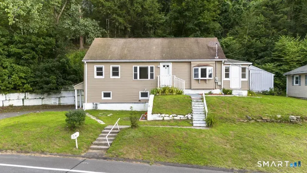 99 Pine Hill Road, Thomaston