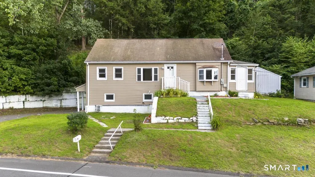 99 Pine Hill Road, Thomaston