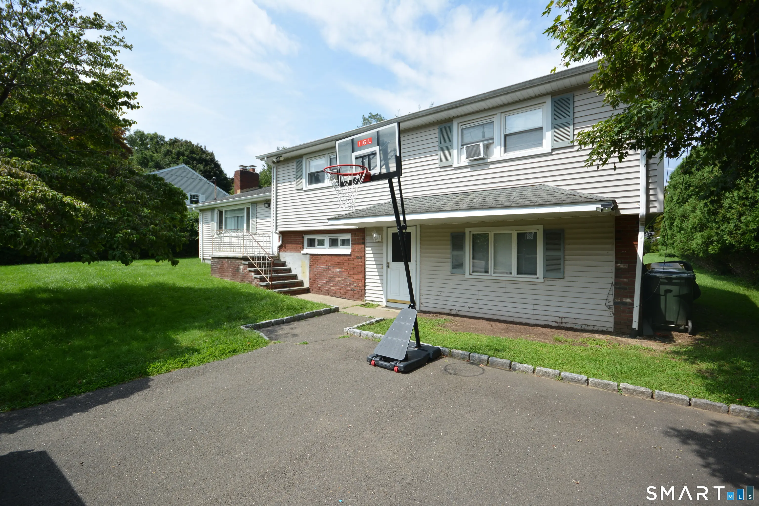 90 Colonese Road, Fairfield
