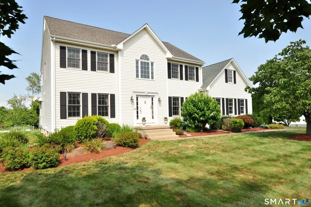 87 Gilbert Lane, South Windsor