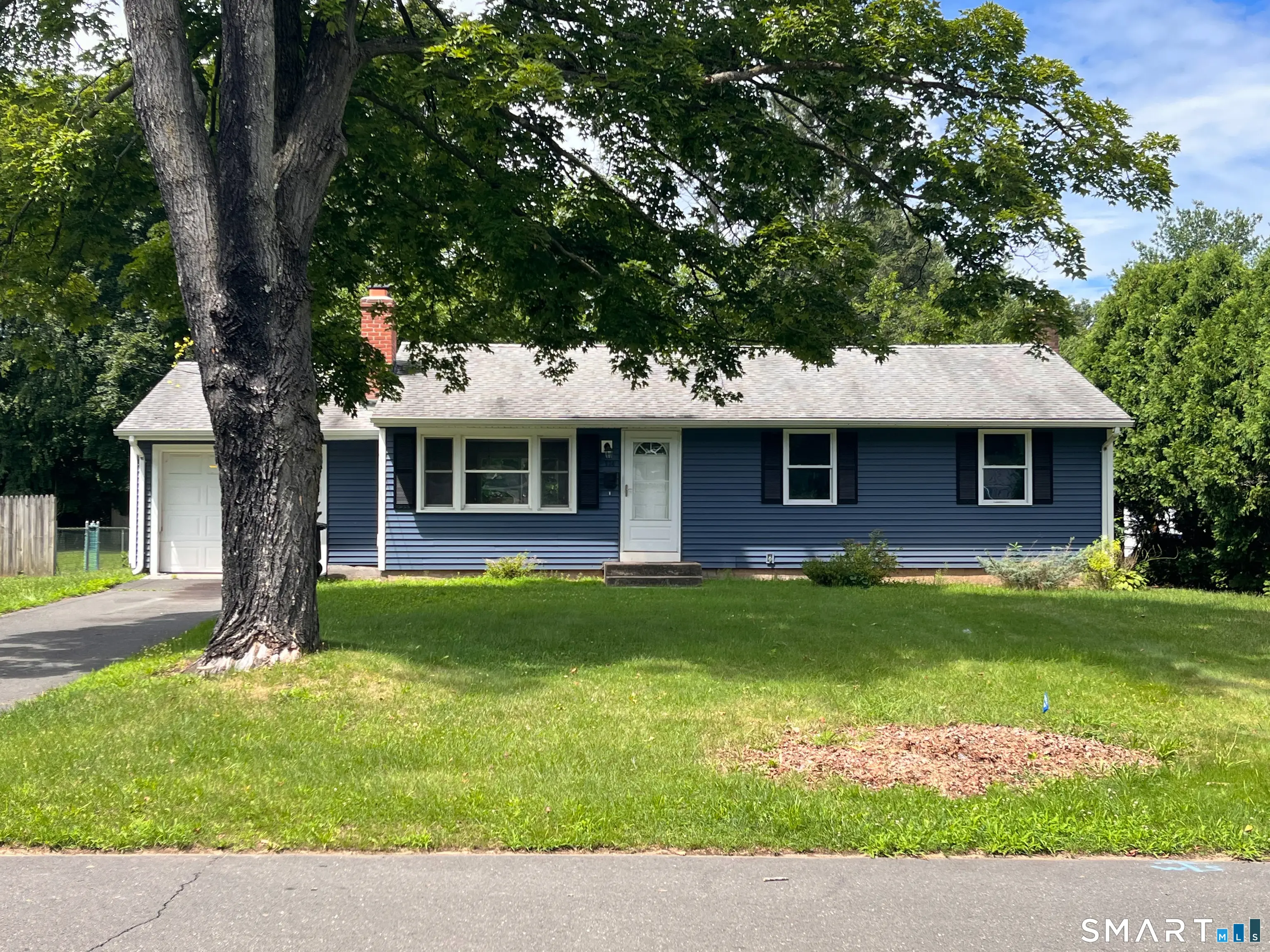 124 Bel Aire Circle, Windsor Locks