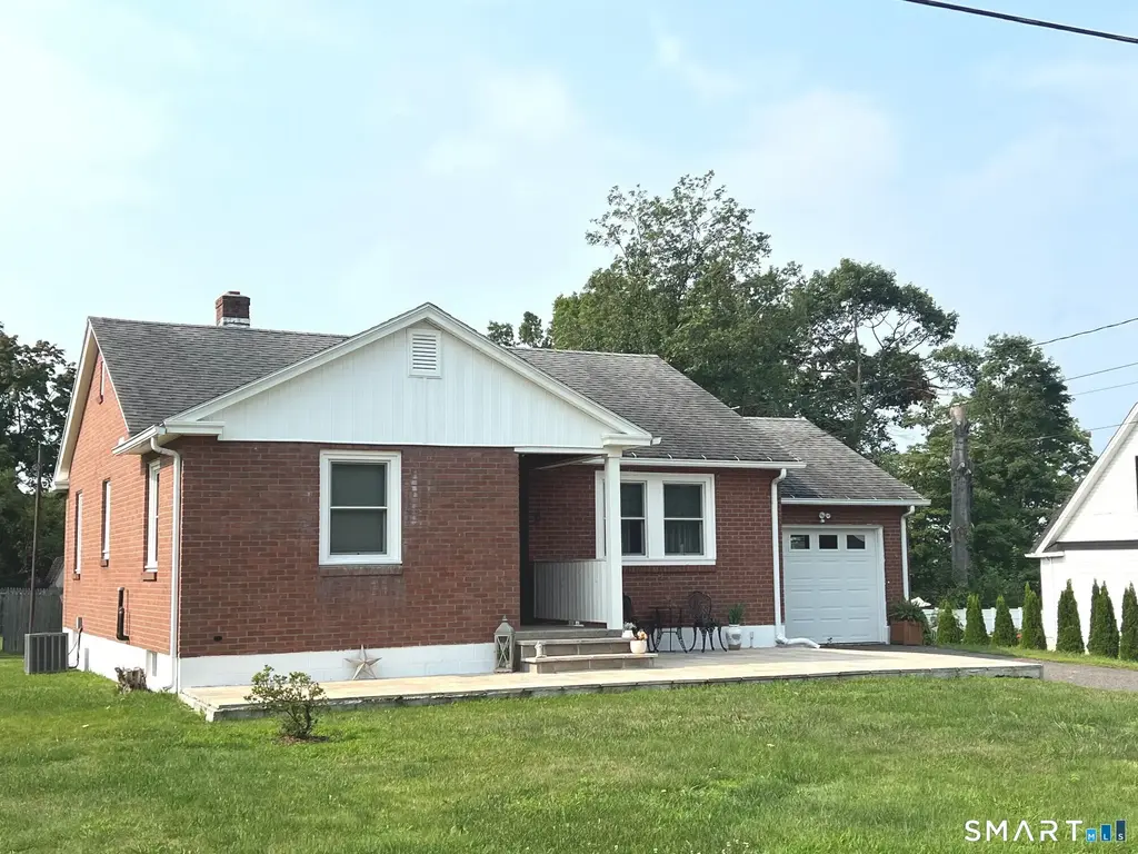 36 Davis Street, Torrington