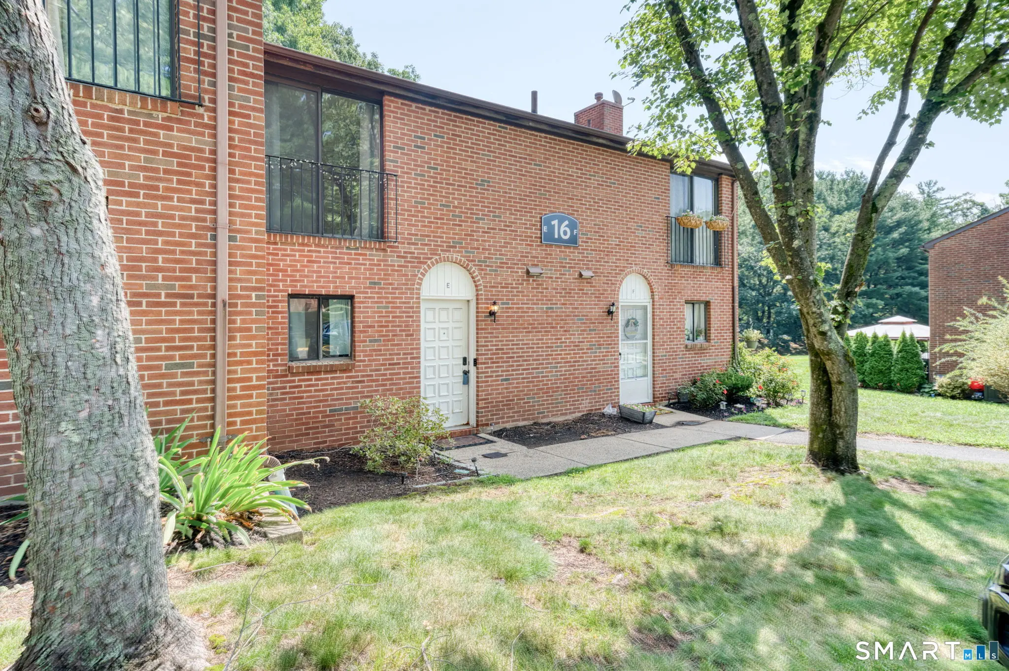 16 Darling Street E, Southington