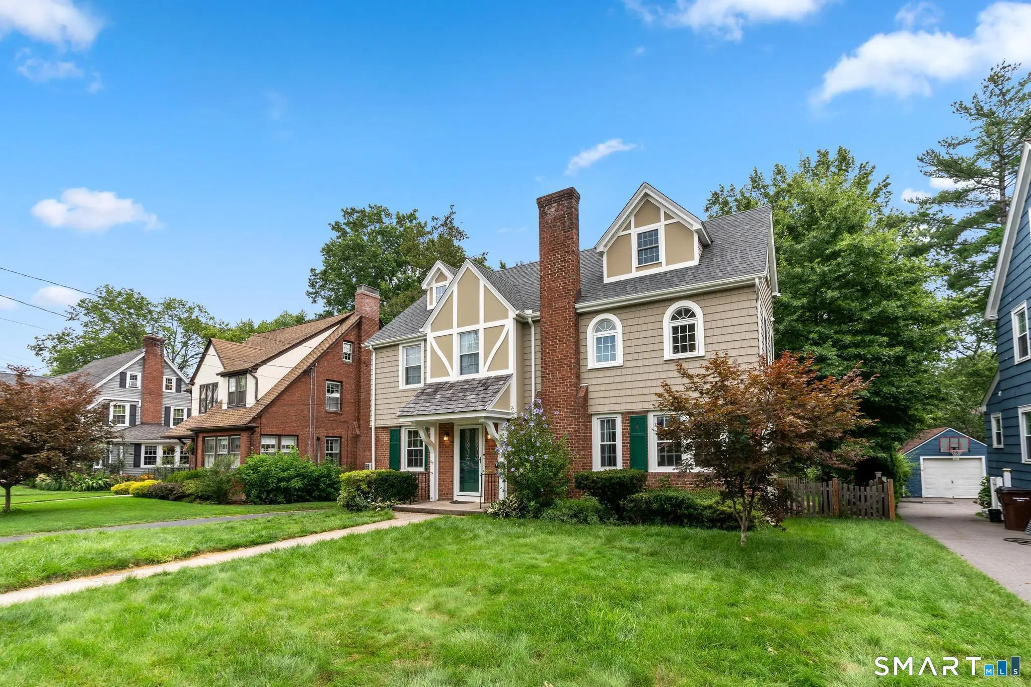 12 Middlefield Drive, West Hartford