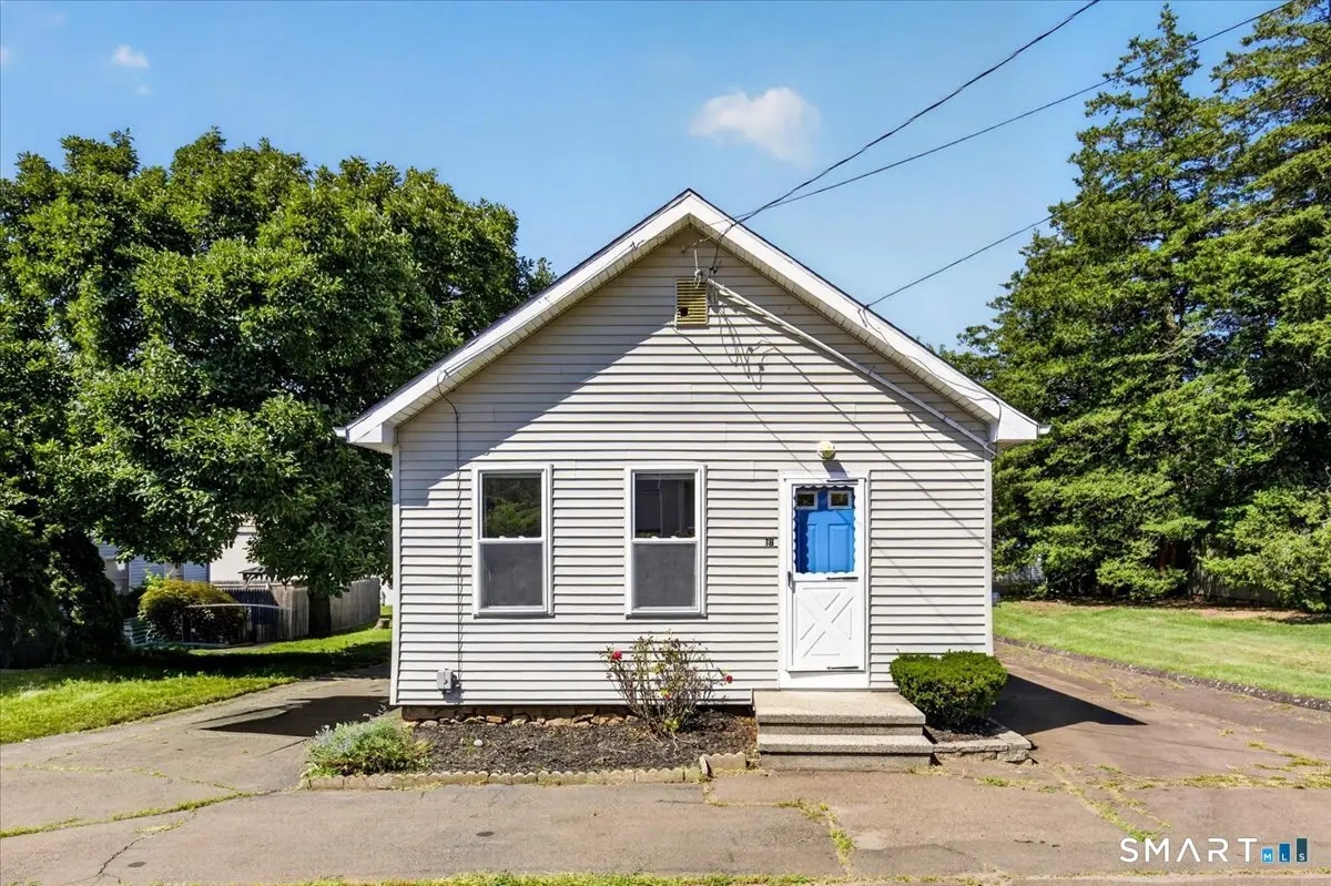 21 Edgemere Road, East Haven