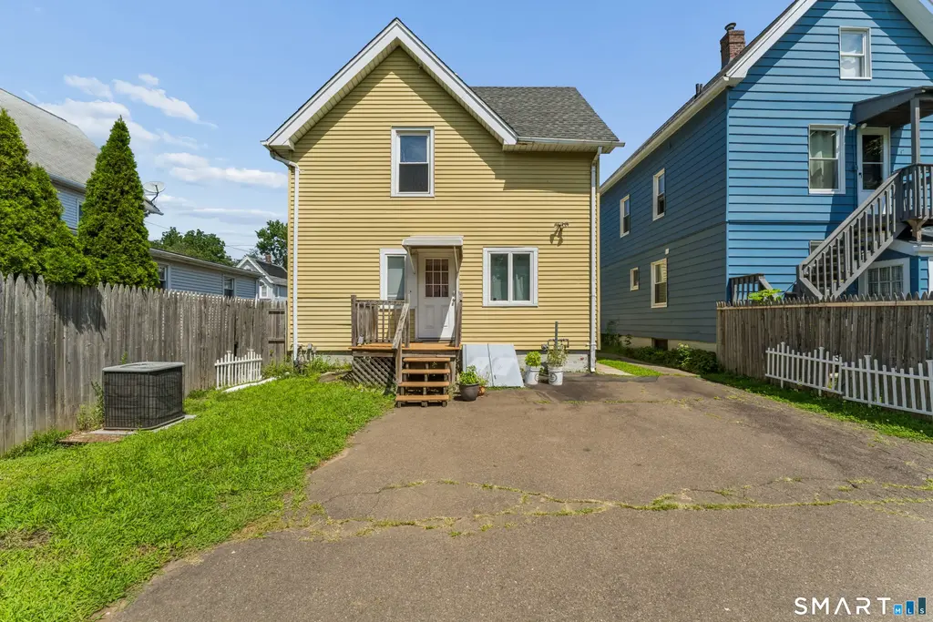 22 Hine Street, West Haven