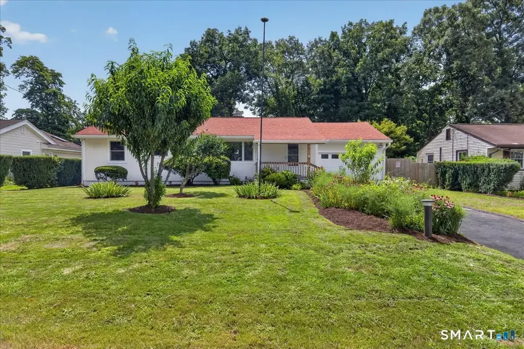 11 Derby Road, Norwalk