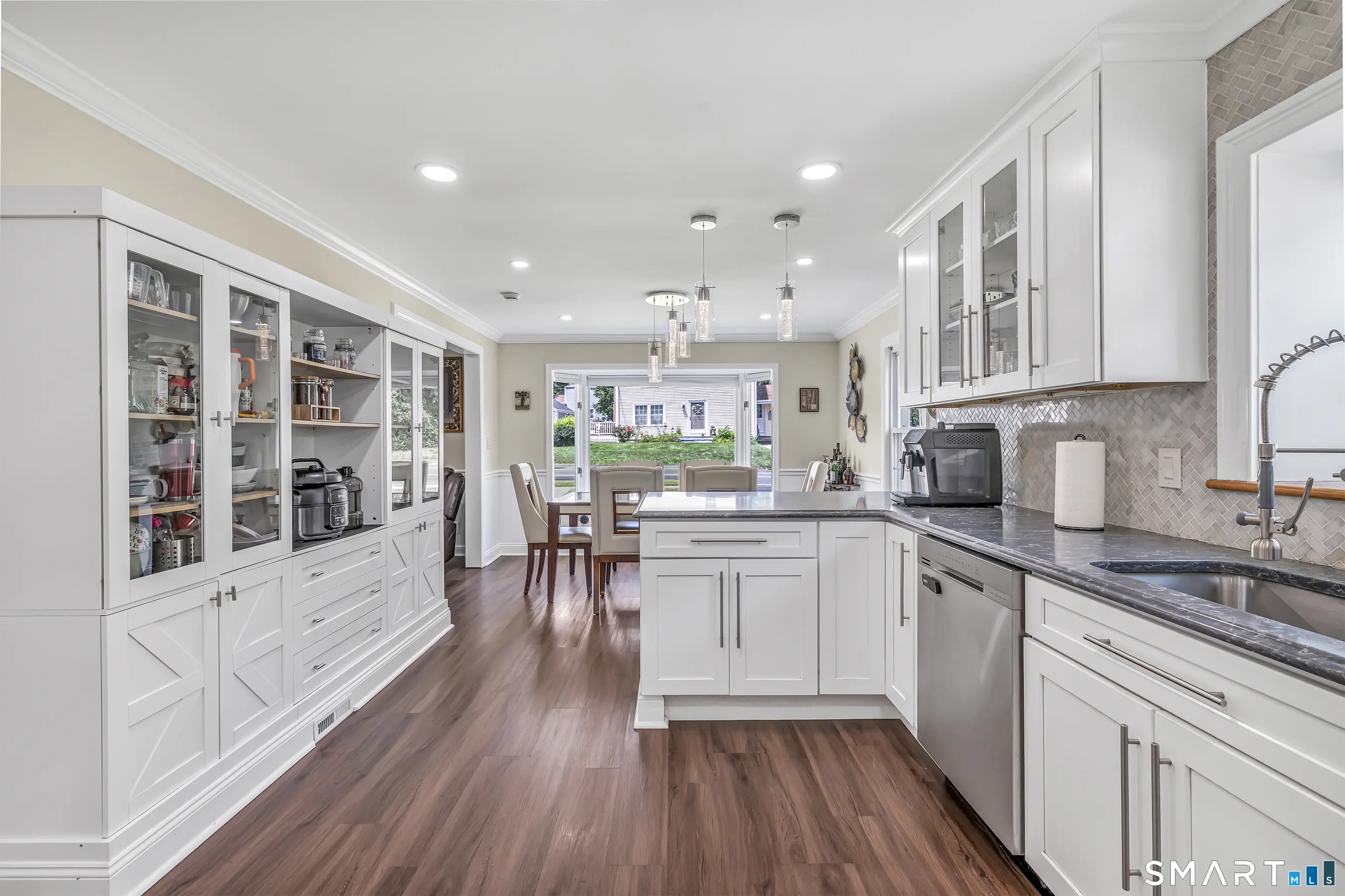 4270 Main Street, Stratford