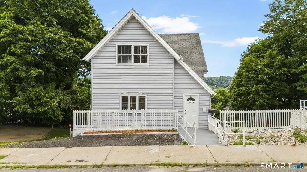 52 Alder Street, Waterbury