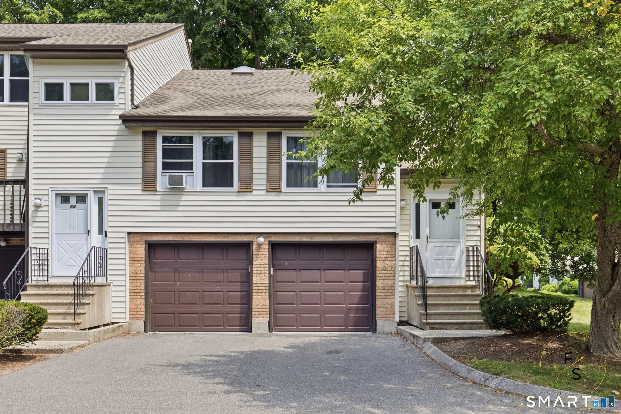 2 Oak Forest Drive 5, Manchester