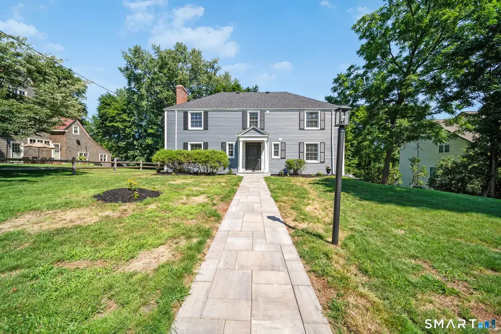 38 Roberts Lane, West Hartford