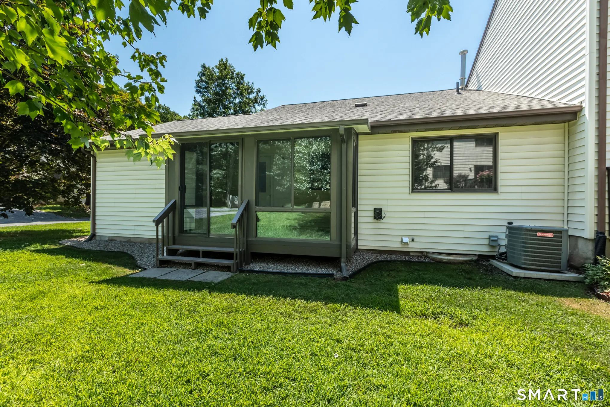 17 Oak Forest Drive 5, Manchester