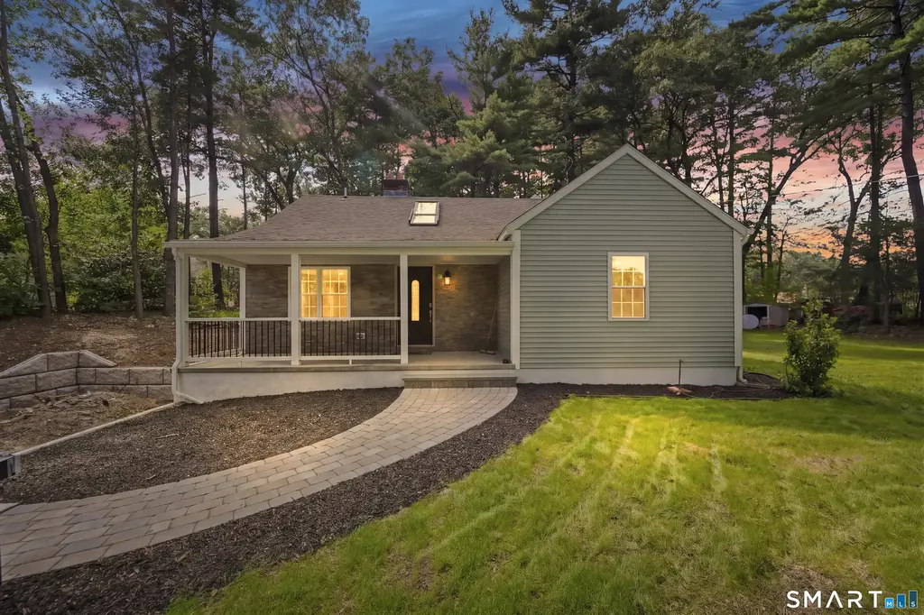 537 Bushy Hill Road, Simsbury