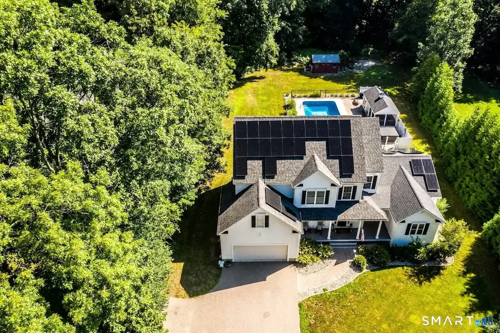 13 Larkspur Drive, Haddam