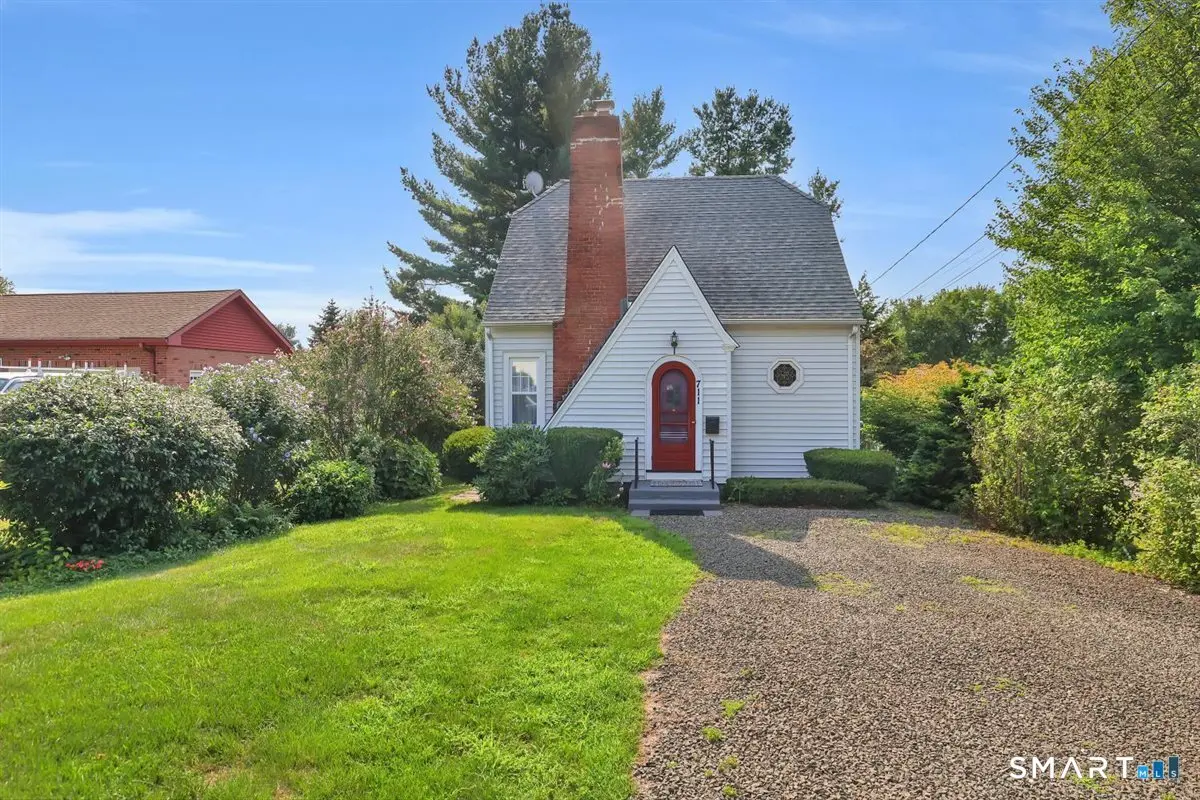711 Ridge Road, Middletown
