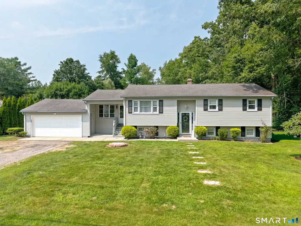 398 Moosup Pond Road, Plainfield