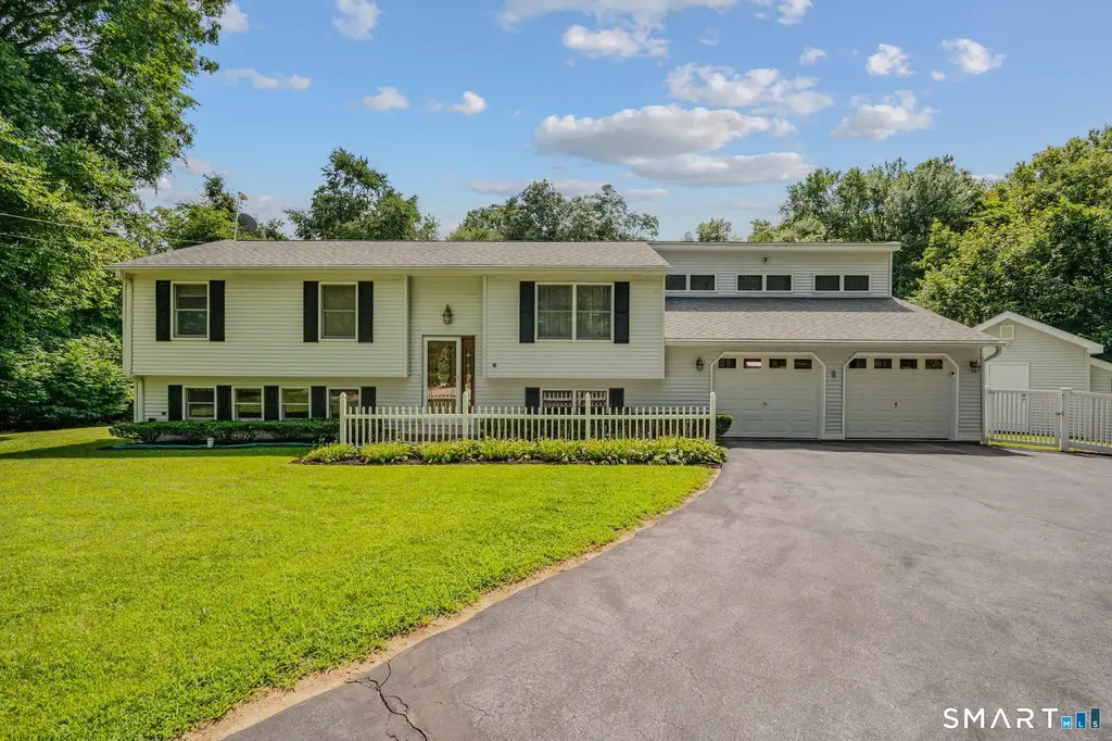 6 Liberty Road, Montville