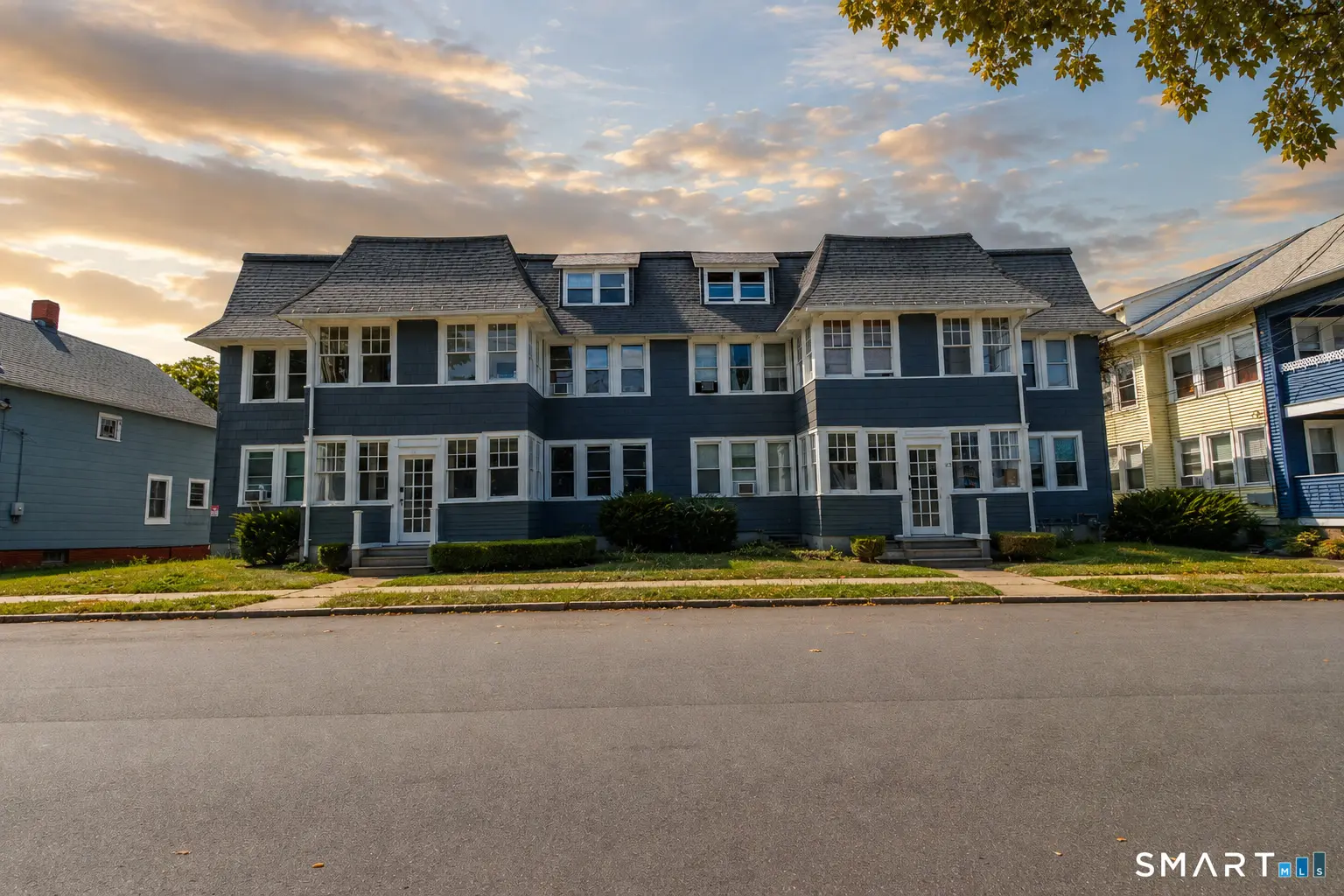 82 Maple Avenue, New London