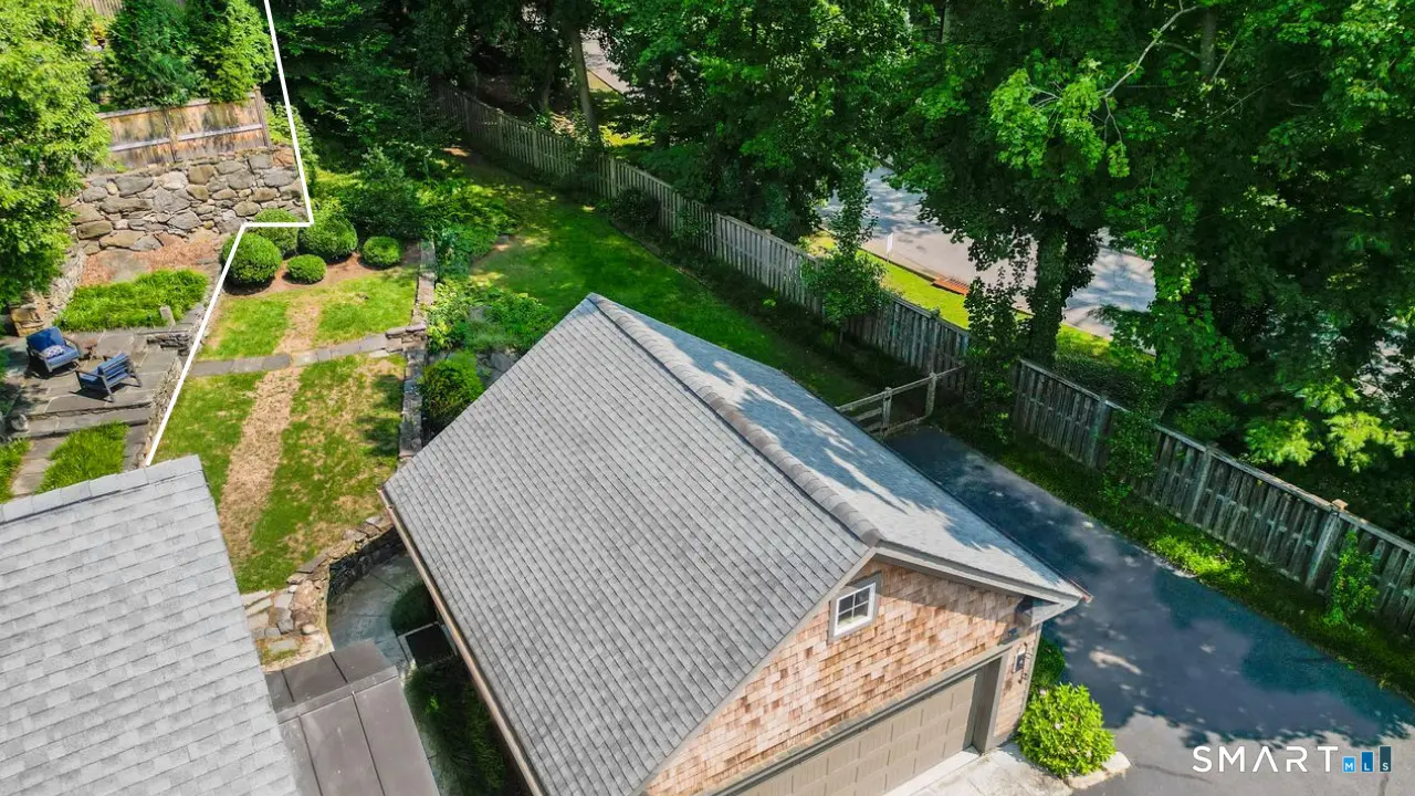 53 Lake Avenue, Greenwich
