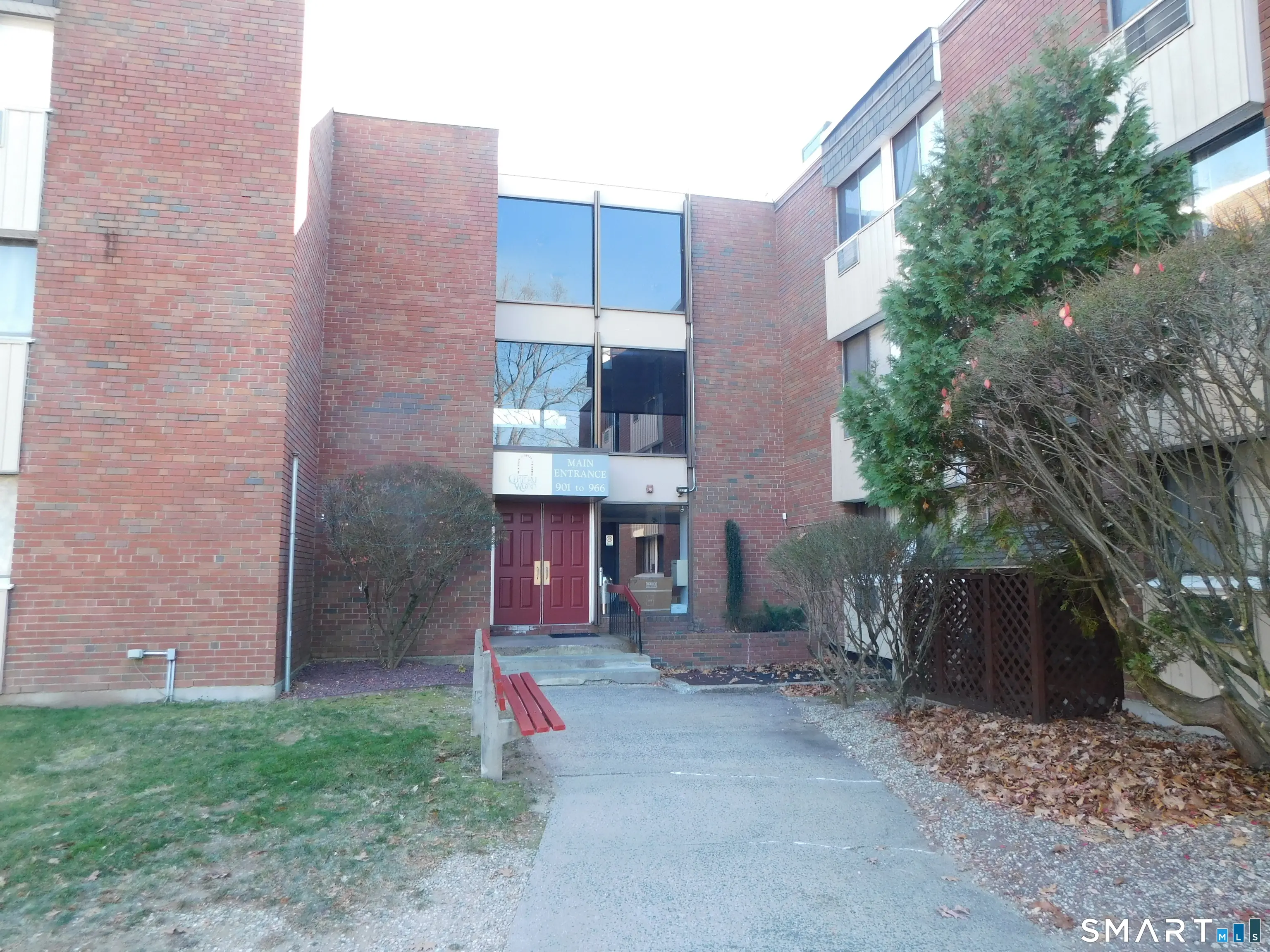 903 High Path Road, Windsor
