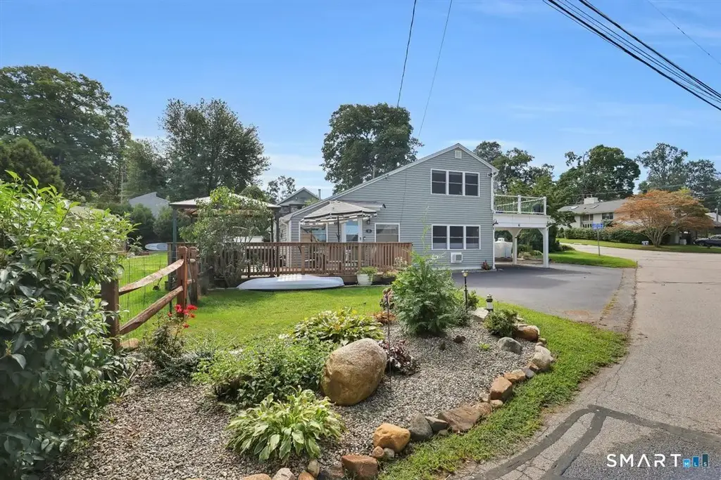 16 Hawthorne Road, East Hampton