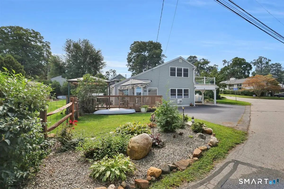 16 Hawthorne Road, East Hampton