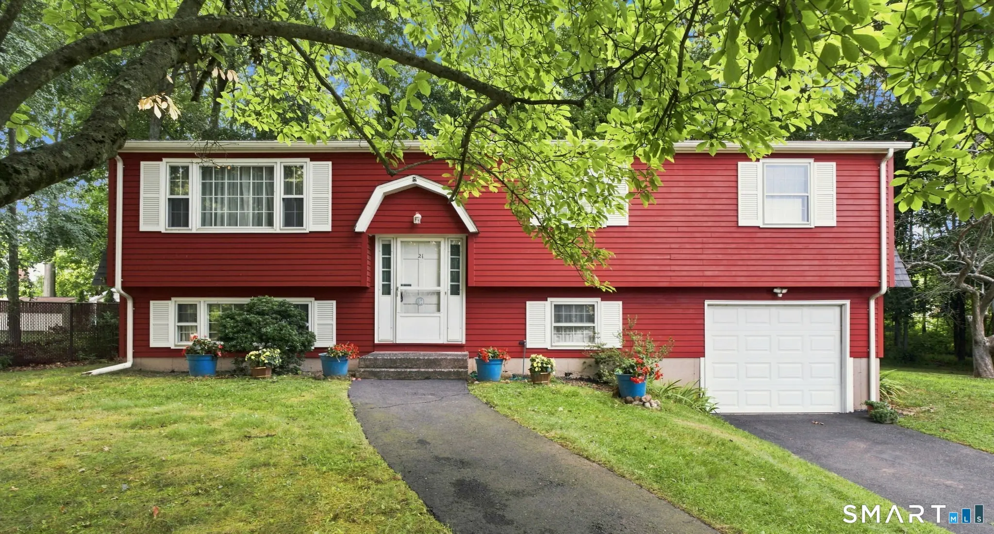 21 Knollwood Road, Southington