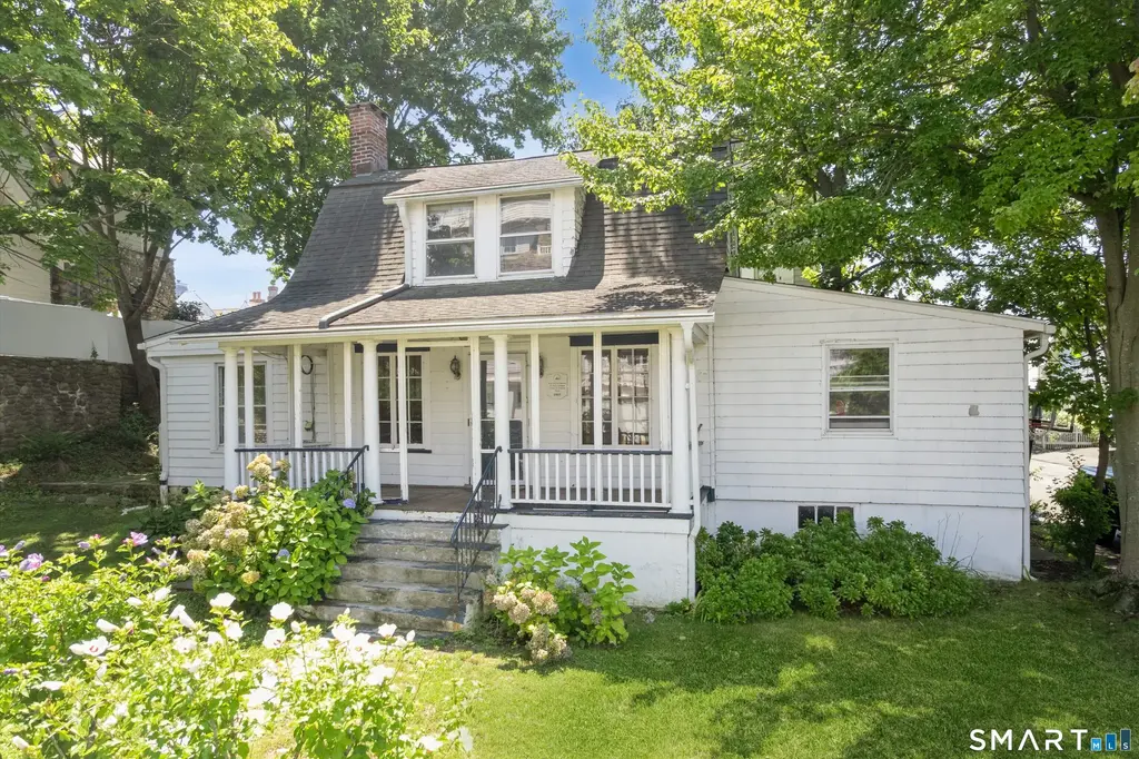 12 Parkview Road, Norwalk