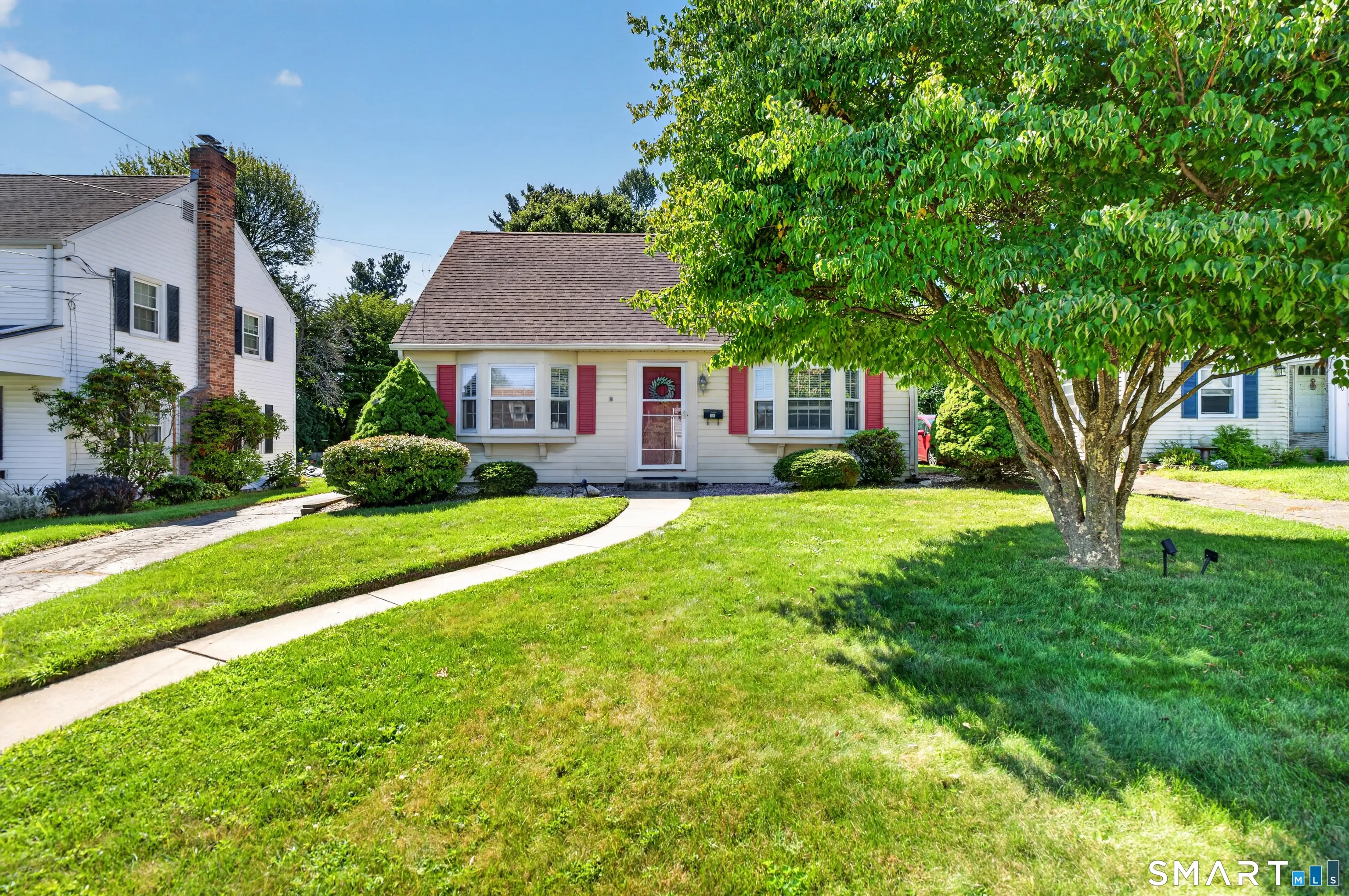 76 Chamberlain Road, Wethersfield