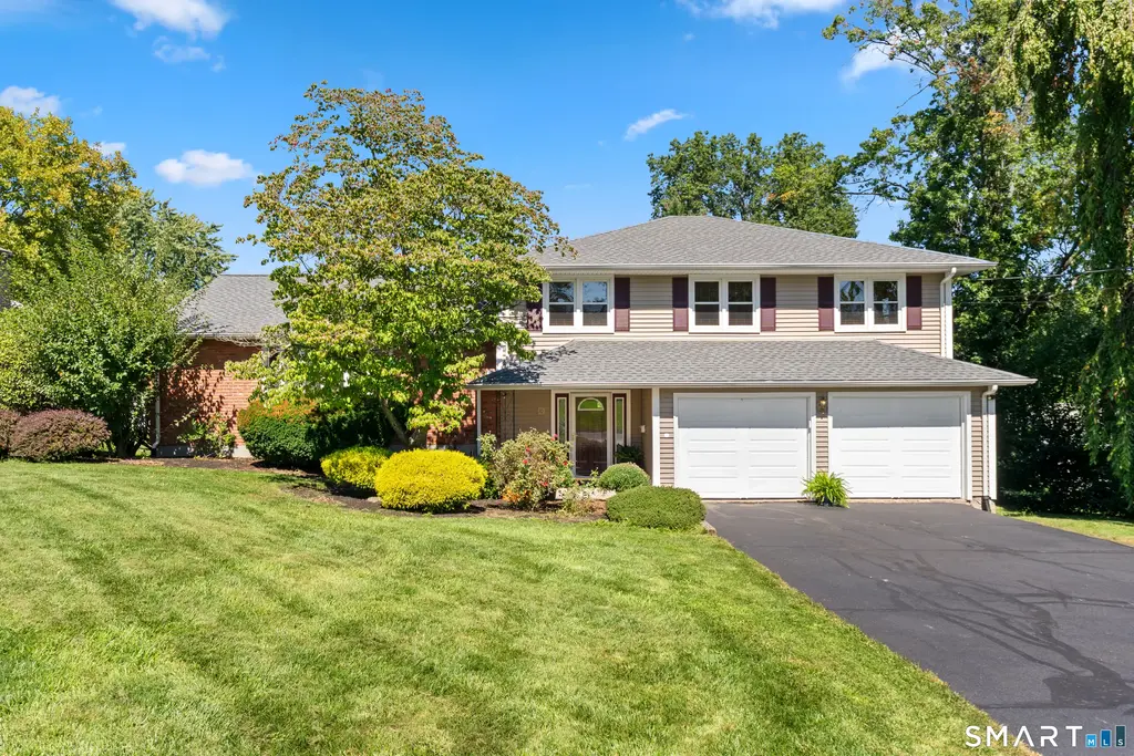 10 Eastwood Road, West Hartford