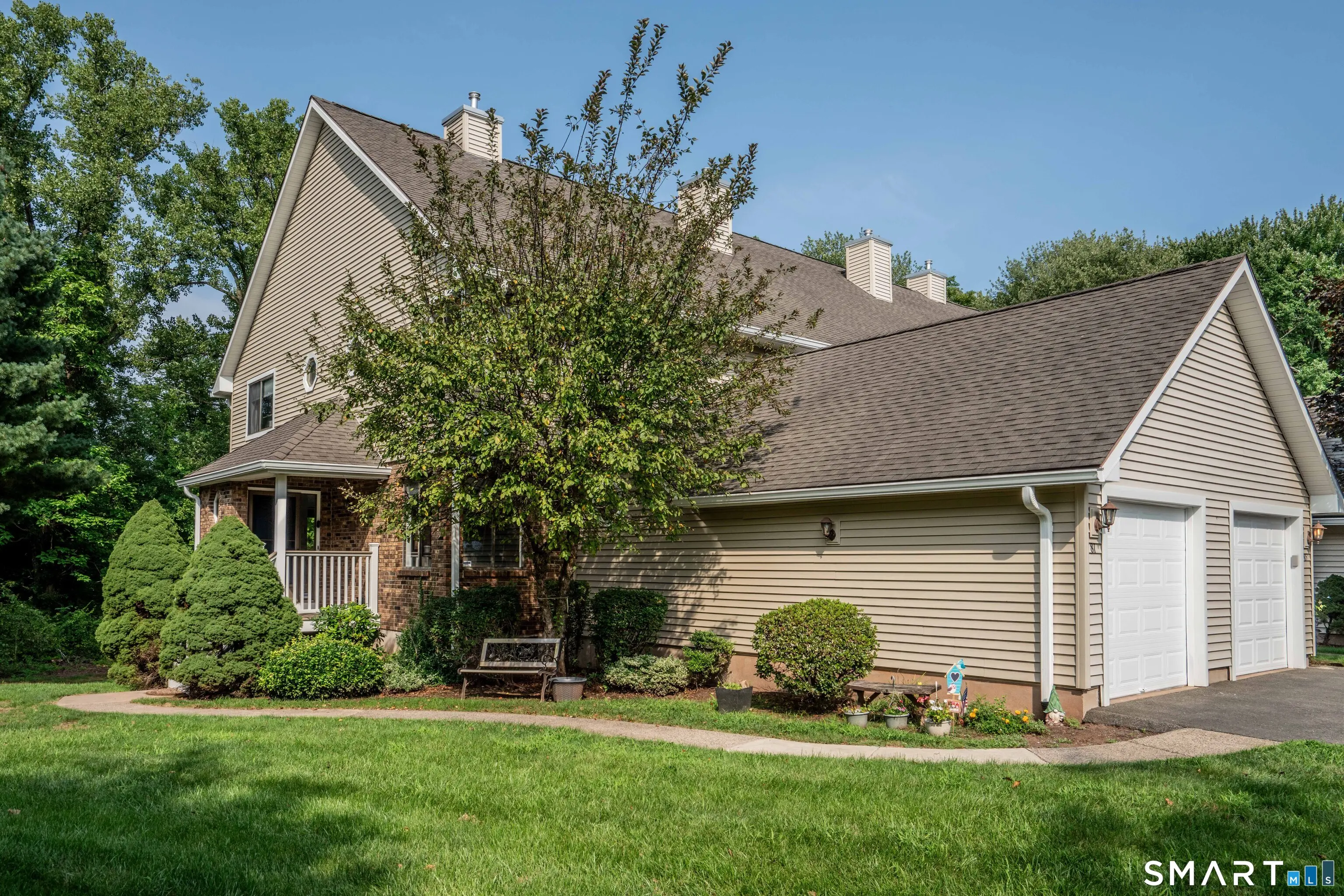 81 Fox Run Court 81, Newington