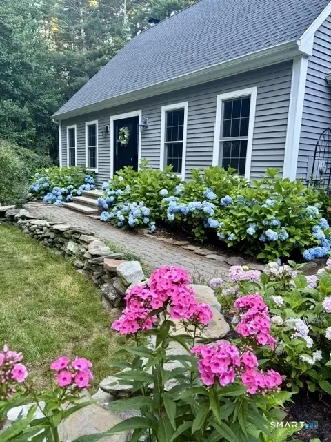 99 Fox Ridge Drive, Colchester